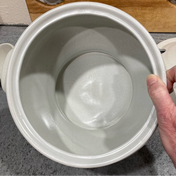 Pfaltzgraff Yorktowne vintage soup tureen - Picture 12 of 16